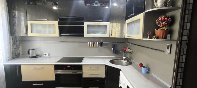 Купить многокомнатную квартиру в Бийске. Вариант № 14613, 0, площадь -  квм, цена 5480000 рублей