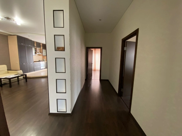 Купить трехкомнатную квартиру в Микрорайоне 5-й в Вологде. Вариант № 8673, 14, площадь -  квм, цена 17380000 рублей