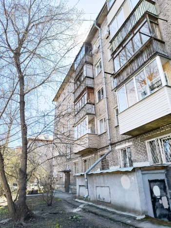 Купить однокомнатную квартиру в районе Калининский в Новосибирске. Вариант № 1299103, 26, площадь -  квм, цена 3990000 рублей