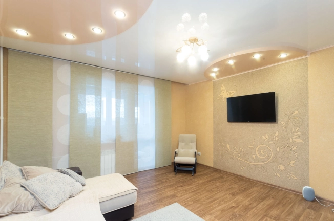 Купить двухкомнатную квартиру на вторичке в Микрорайоне 10-й, Тобольск в Тобольске. Вариант № 4193, 7, площадь -  квм, цена 5250000 рублей