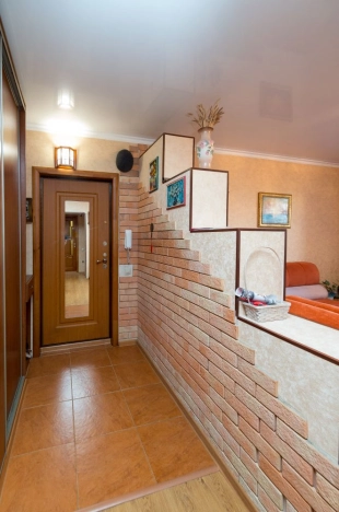 Купить трехкомнатную квартиру в Тюменской области. Вариант № 1562, 4, площадь -  квм, цена 5500000 рублей