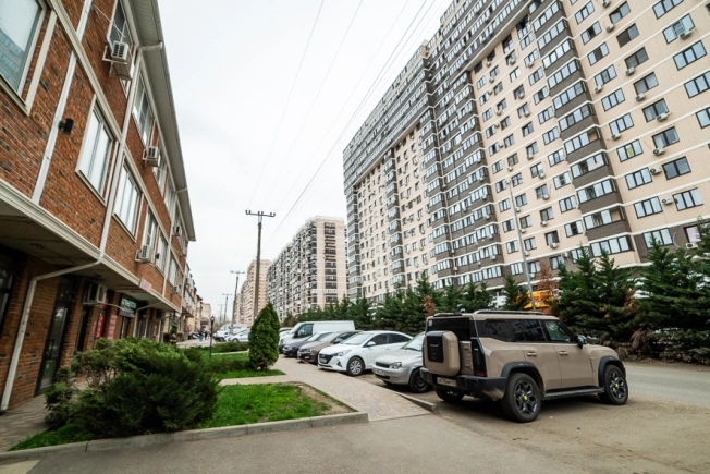Купить квартиру на улице Цезаря Куникова в Краснодаре. Вариант № 32002, 13, площадь - квм, цена 4150000.0000 рублей