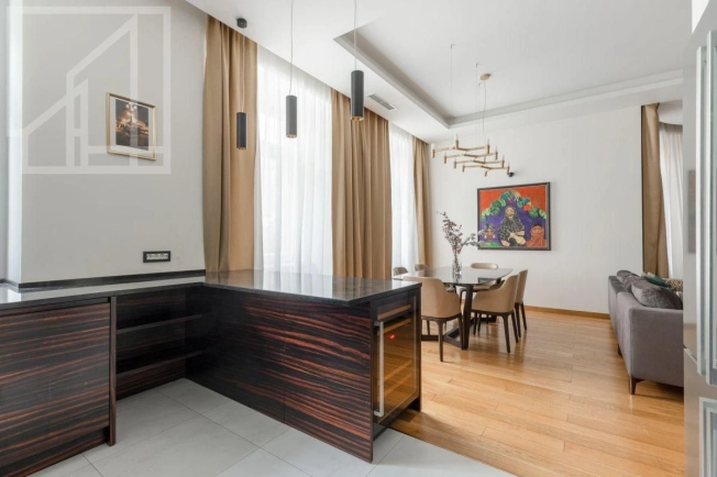 Купить квартиру на вторичке на улице Автомобильный проезд в Москве. Вариант № 10663843, 6, площадь - квм, цена 110000000 рублей