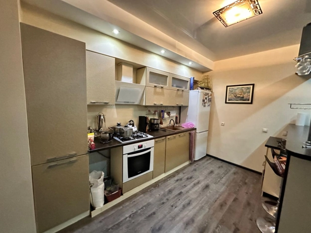 Купить двухкомнатную квартиру на вторичке в Микрорайоне 4-й, Элиста в Элисте. Вариант № 26277, 5, площадь -  квм, цена 8200000 рублей