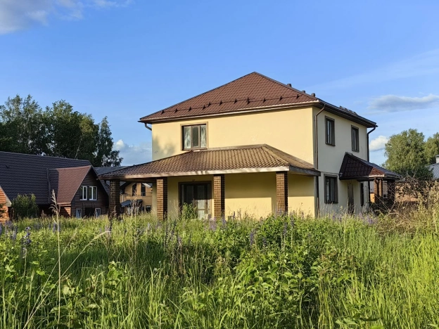 Купить дом на улице Заозёрный переулок в Смоленской области. Вариант № 1003689, 2, площадь -  квм, цена 8500000 рублей