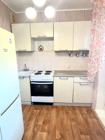 Купить однокомнатную квартиру в Республике Карелия. Вариант № 3296457, 4, площадь -  квм, цена 2000000 рублей