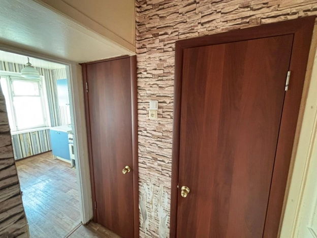 Купить двухкомнатную квартиру в Омске. Вариант № 2535452, 6, площадь -  квм, цена 4250000 рублей