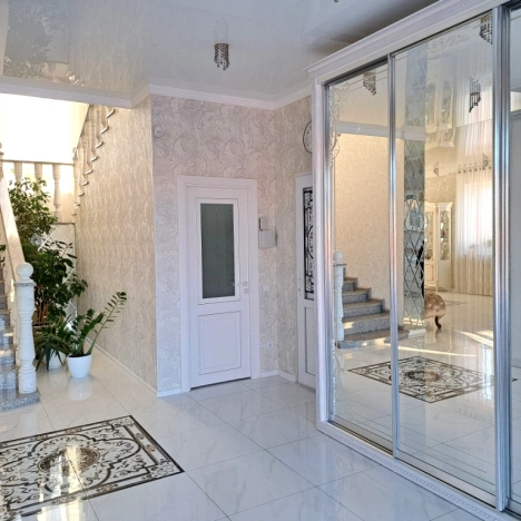 Купить дом в Омске. Вариант № 19501, 10, площадь -  квм, цена 30500000 рублей