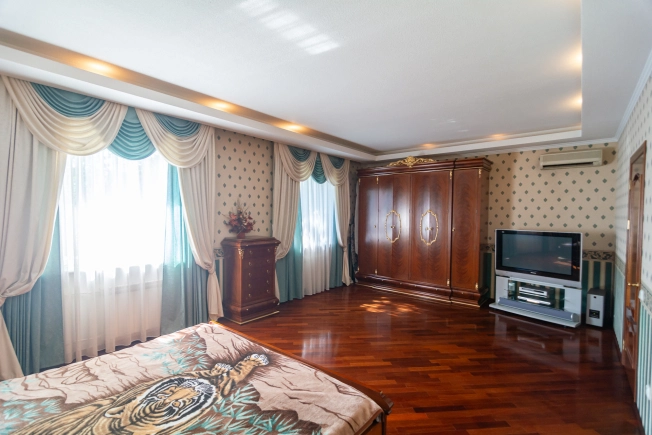 Купить квартиру на улице Андропова в Петрозаводске. Вариант № 1808643, 33, площадь -  квм, цена 24500000 рублей