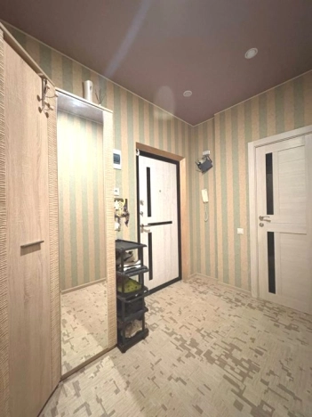 Купить трехкомнатную квартиру в Ростовской области. Вариант № 8427796, 8, площадь -  квм, цена 9450000 рублей