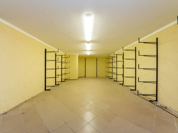 Купить торговые помещения в Калининграде. Вариант № 18275, 10, площадь -  квм, цена 10950000 рублей