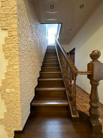 Купить дом в Омске. Вариант № 4520, 13, площадь -  квм, цена 20000000 рублей