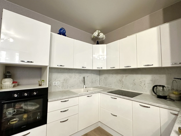 Купить двухкомнатную квартиру на улице имени Калинина в Краснодаре. Вариант № 13408, 4, площадь -  квм, цена 7150000 рублей