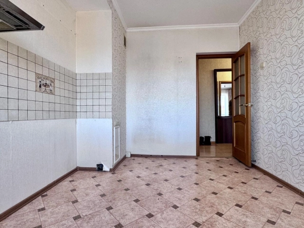 Купить трехкомнатную квартиру в Новосибирске. Вариант № 6152874, 4, площадь -  квм, цена 6600000 рублей