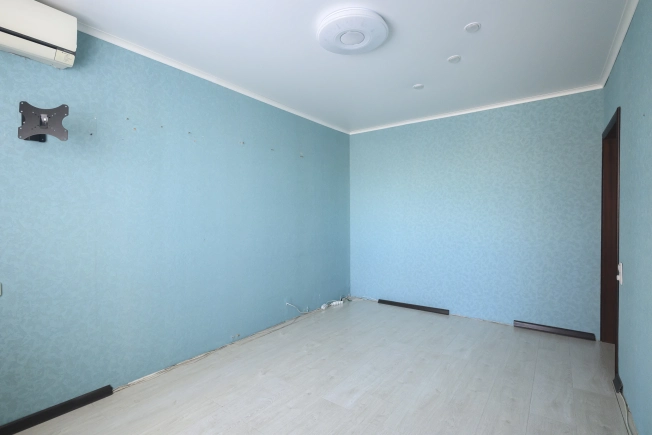 Купить трехкомнатную квартиру у метро Коммунарка в Москве. Вариант № 8845570, 29, площадь -  квм, цена 14200000 рублей