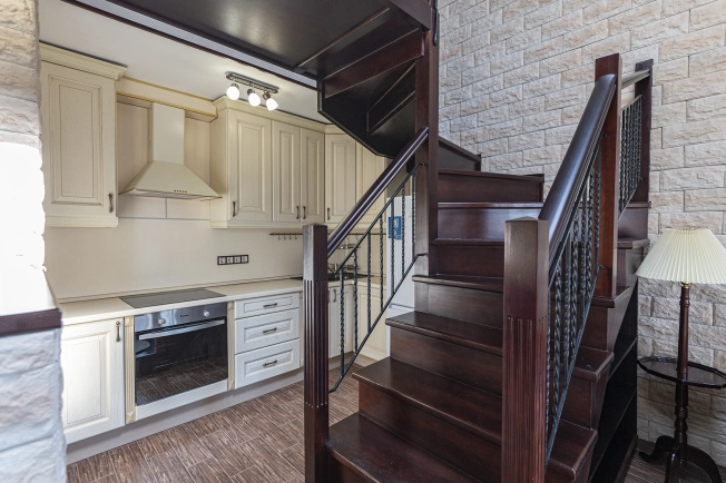 Купить трехкомнатную квартиру в Пушкине. Вариант № 976, 1, площадь -  квм, цена 9300000 рублей