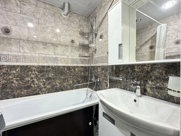 Купить двухкомнатную квартиру в районе Калининский в Санкт-Петербурге. Вариант № 51668, 9, площадь -  квм, цена 14899000 рублей