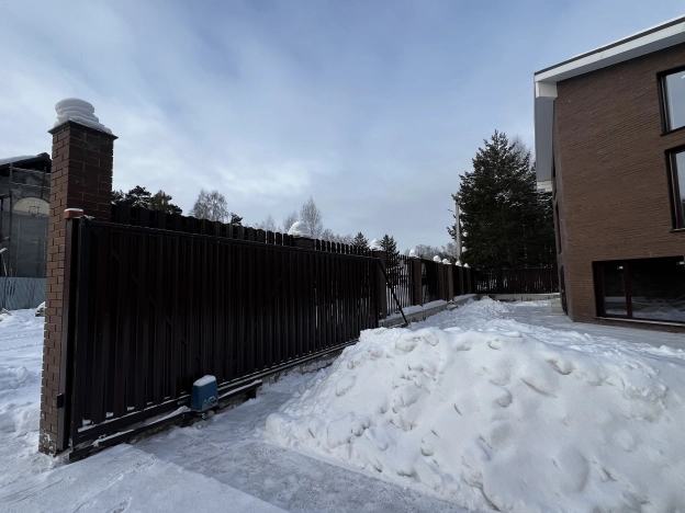 Купить дом в Новосибирске. Вариант № 9805682, 40, площадь -  квм, цена 25000000 рублей