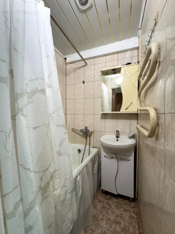 Купить трехкомнатную квартиру на улице Молодёжная в Республике Татарстан (татарстан). Вариант № 8096424, 9, площадь -  квм, цена 3700000 рублей