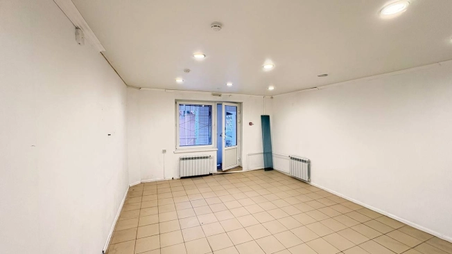 Купить коммерческую недвижимость свободного назначения в Тобольске. Вариант № 9096003, 2, площадь -  квм, цена 10000000 рублей