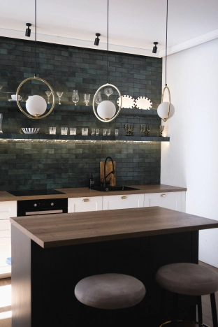 Купить трехкомнатную квартиру в районе Центральный в Санкт-Петербурге. Вариант № 10941, 13, площадь -  квм, цена 43000000 рублей