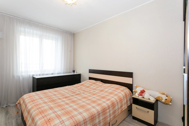 Купить трехкомнатную квартиру в районе Ленинский в Новосибирске. Вариант № 50925, 8, площадь -  квм, цена 6300000 рублей