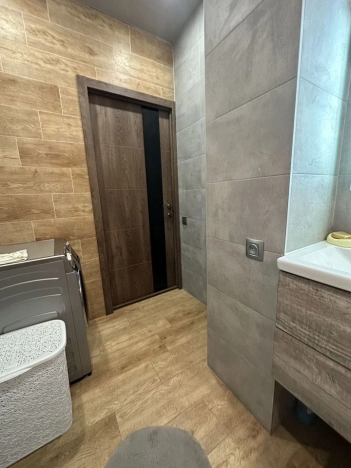 Купить трехкомнатную квартиру в Новосибирской области. Вариант № 7996902, 33, площадь -  квм, цена 20900000 рублей