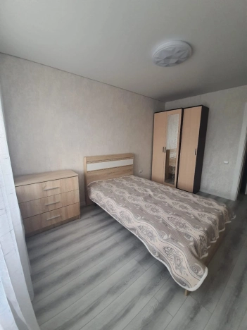 Снять квартиру в Тобольске. Вариант № 1130940, 5, площадь -  квм, цена 45000 рублей