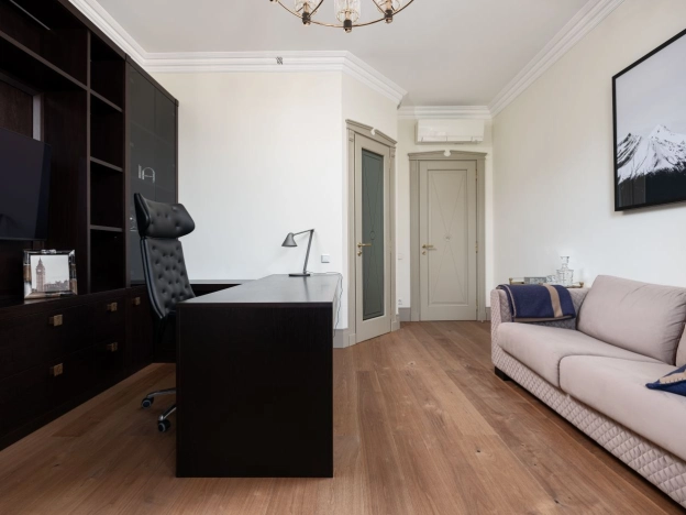 Купить квартиру в Москве. Вариант № 10443759, 25, площадь -  квм, цена 275000000 рублей