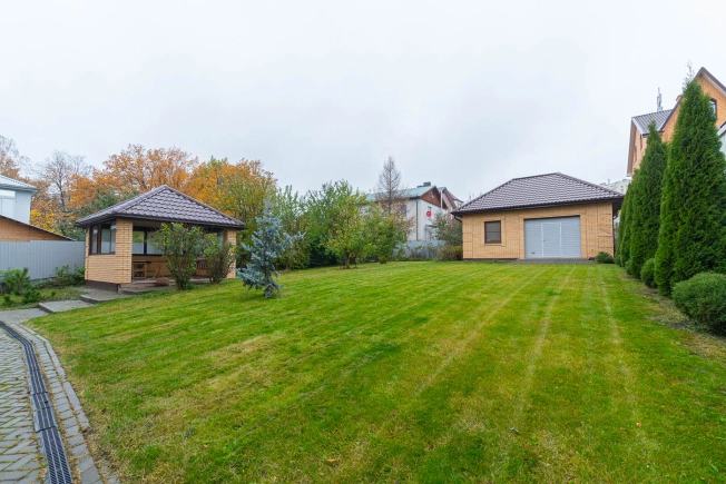 Купить дом на улице Сакко и Ванцетти в Владимире. Вариант № 17107, 3, площадь -  квм, цена 58000000 рублей