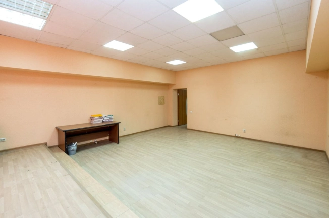 Снять коммерческую недвижимость в Тобольске. Вариант № 1566, 8, площадь -  квм, цена 100000 рублей