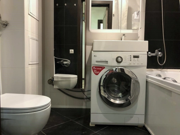 Купить однокомнатную квартиру в Омске. Вариант № 14964, 17, площадь -  квм, цена 5300000 рублей