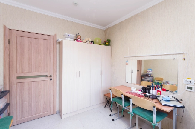 Купить коммерческую недвижимость свободного назначения в Тобольске. Вариант № 52703, 8, площадь -  квм, цена 6500000 рублей