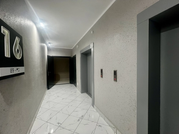 Купить двухкомнатную квартиру в Краснодаре. Вариант № 10000086, 18, площадь -  квм, цена 6900000 рублей