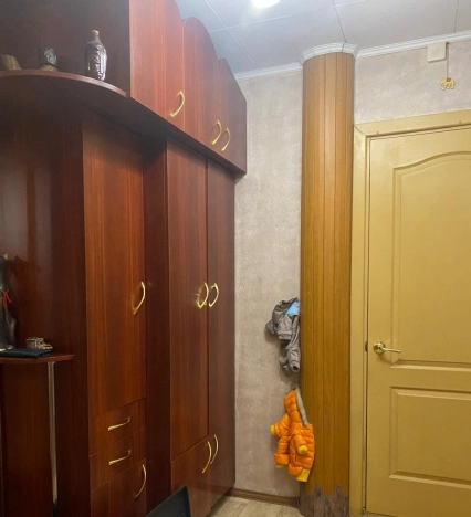 Купить трехкомнатную квартиру в Новосибирской области. Вариант № 9935229, 20, площадь -  квм, цена 4500000 рублей