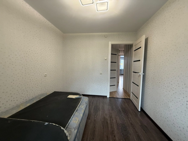 Купить четырехкомнатную квартиру в Вологде. Вариант № 53776, 18, площадь -  квм, цена 6950000 рублей