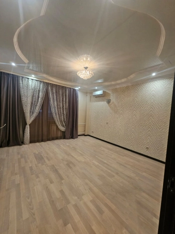 Купить трехкомнатную квартиру на улице Профсоюзная в Москве. Вариант № 10608856, 10, площадь -  квм, цена 22000000 рублей