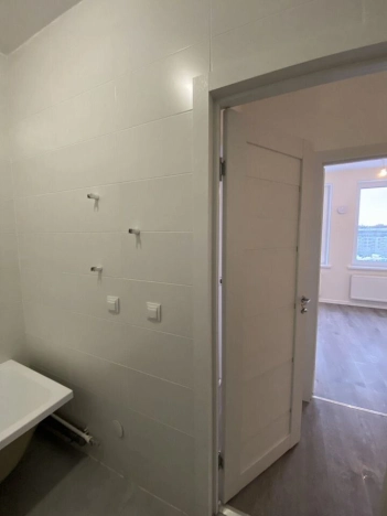 Купить двухкомнатную квартиру в Ленинградской области. Вариант № 9565193, 4, площадь -  квм, цена 10200000 рублей