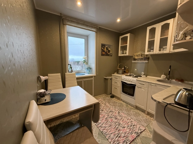 Купить однокомнатную квартиру в Республике Карелия. Вариант № 8628511, 1, площадь -  квм, цена 2800000 рублей