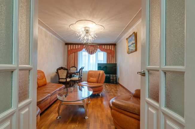 Купить квартиру в Вологодской области. Вариант № 8790858, 16, площадь -  квм, цена 12000000 рублей