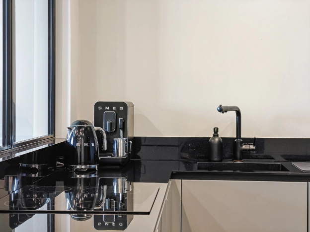 Купить квартиру в районе Октябрьский в Новосибирске. Вариант № 2030620, 8, площадь -  квм, цена 18290000 рублей