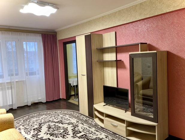 Снять квартиру в Тобольске. Вариант № 9459290, 8, площадь -  квм, цена 45000 рублей