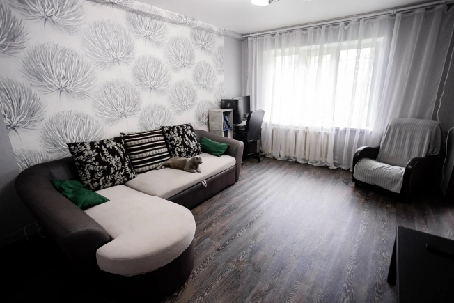 Купить трехкомнатную квартиру в Омске. Вариант № 2892536, 17, площадь -  квм, цена 4400000 рублей