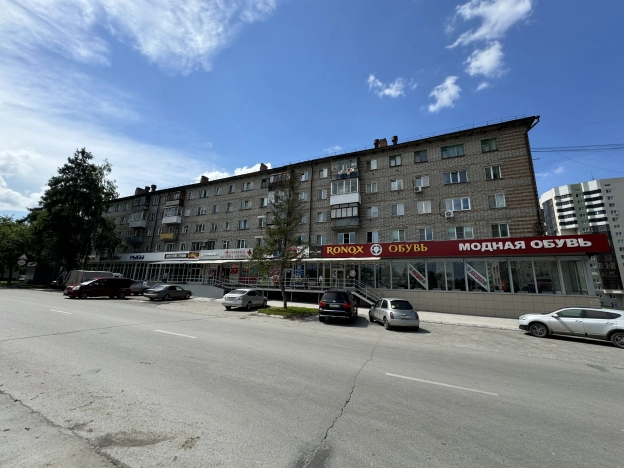 Снять торговые помещения в Микрорайоне Богдана Хмельницкого в Новосибирске. Вариант № 9843, 2, площадь -  квм, цена 160000 рублей