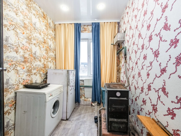 Купить однокомнатную квартиру на вторичке у метро Золотая нива в Новосибирске. Вариант № 55106, 15, площадь -  квм, цена 1400000 рублей