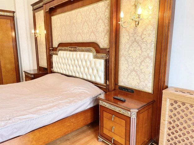 Купить квартиру в Москве. Вариант № 10382111, 19, площадь -  квм, цена 70000000 рублей