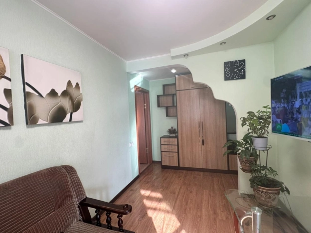 Купить трехкомнатную квартиру в Приморском крае. Вариант № 7592047, 8, площадь -  квм, цена 7000000 рублей