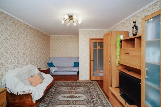 Купить однокомнатную квартиру в Омске. Вариант № 8000189, 2, площадь -  квм, цена 5500000 рублей