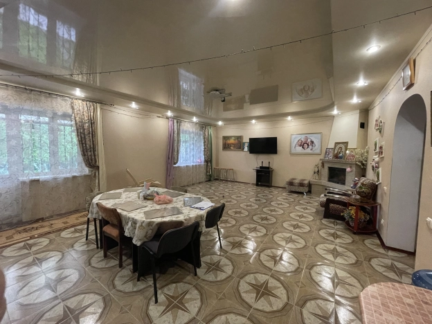 Купить дом в Воронеже. Вариант № 44262, 3, площадь -  квм, цена 18900000 рублей