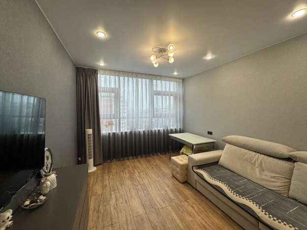 Купить однокомнатную квартиру в Приморском крае. Вариант № 3198399, 3, площадь -  квм, цена 9300000 рублей